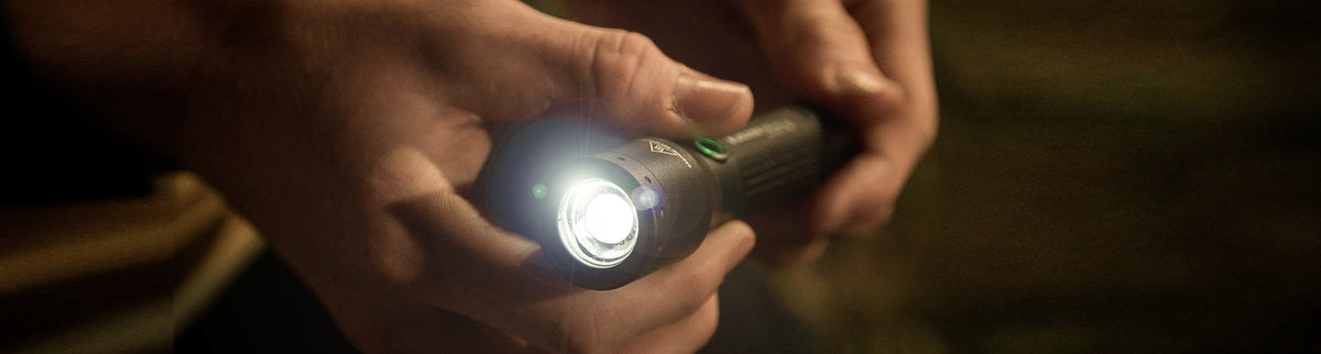 LED Lenser 880028 V2 Pocket-Size LED Flashlight, 104 Lumens, Black -  KnifeCenter - Discontinued