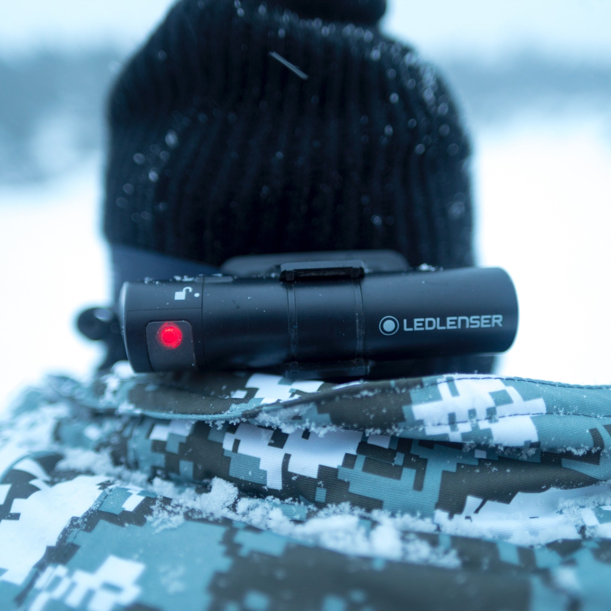 MH10 Headlamp and Flex3 Powerbank